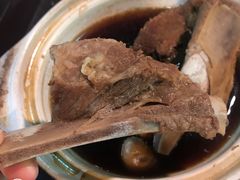 -亚历山大村美食中心