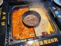 -老牌坊云南鱼豆花火锅(哈西万达店)
