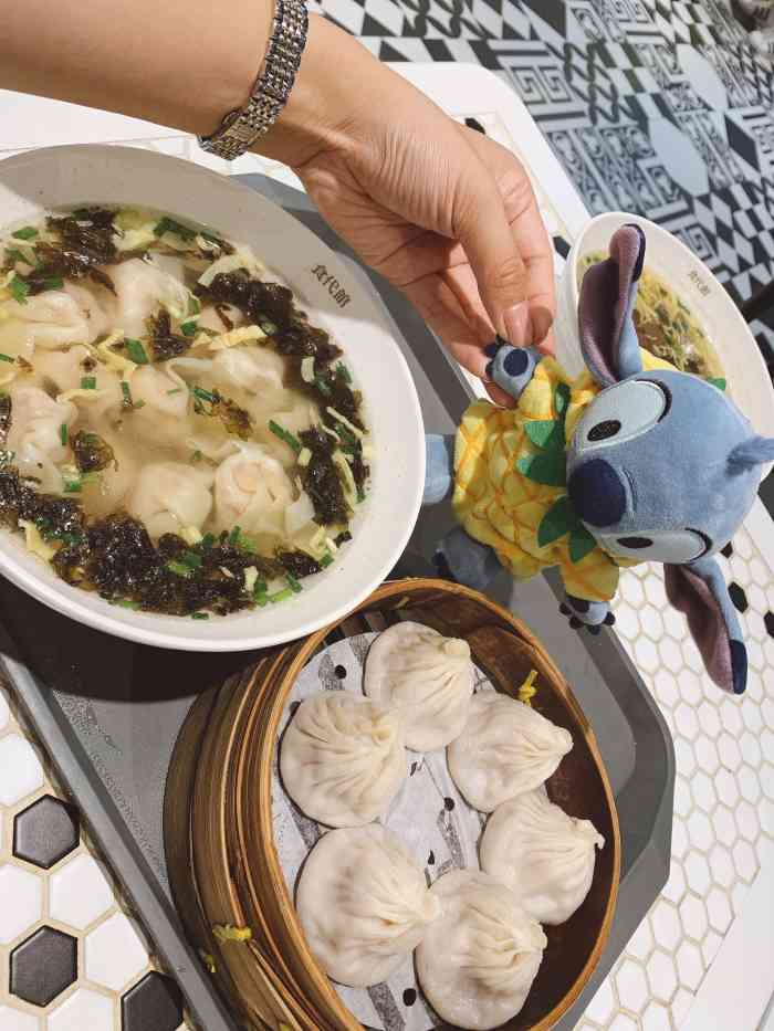上海富麦小笼(正大广场店)-"富春小笼也算是比较老牌的小吃馆了.