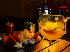 -FOUR PLAY BAR