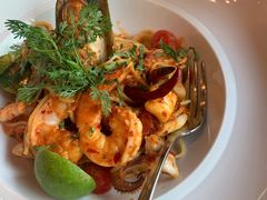 -Chom Cafe and Restaurant