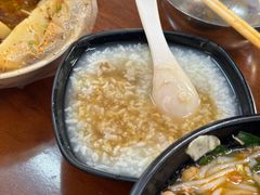 -鸿浩扒猪脚米线