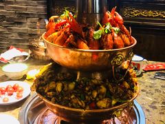 -沪小二炭火蛙锅(淮海中路美食不夜城店)