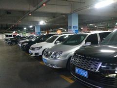 -大润发杨浦店-停车场