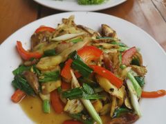 腊肉炒牛肝菌-翕庐小苑
