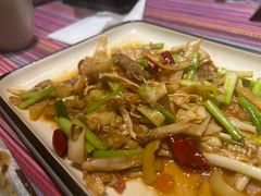 -香巴拉云南餐厅(华莱坞店)