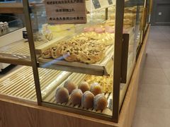 面包甜点陈列柜-面包新语(吾悦国际广场店)