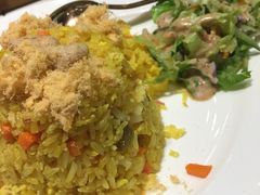菠萝虾仁炒饭-越弥越南传统美食馆