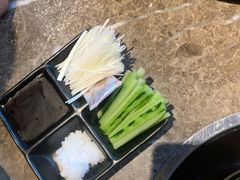 -三人行骨头王火锅(长寿店)
