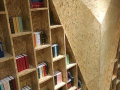 -新华里咖啡书吧(新华书店小寨店)