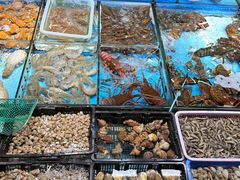 -霞涌市场海鲜摆卖区