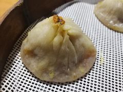 蟹粉小笼包-忆秦园小笼包(惠山古镇总店)
