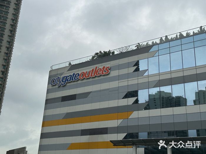 东荟城名店仓图片