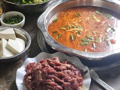 -黄利砖万峰林布依特色酸笋牛肉馆