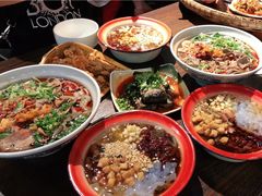 -爆炸头阿姨小四川正宗川味小吃(无任何分店)