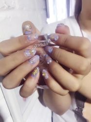 -逸日式美甲美睫工作室