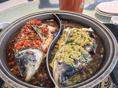 -阿瓦山寨·湘菜现炒·剁椒鱼头王(咸阳总店)