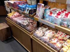 零售区-良品铺子(五角场万达店)