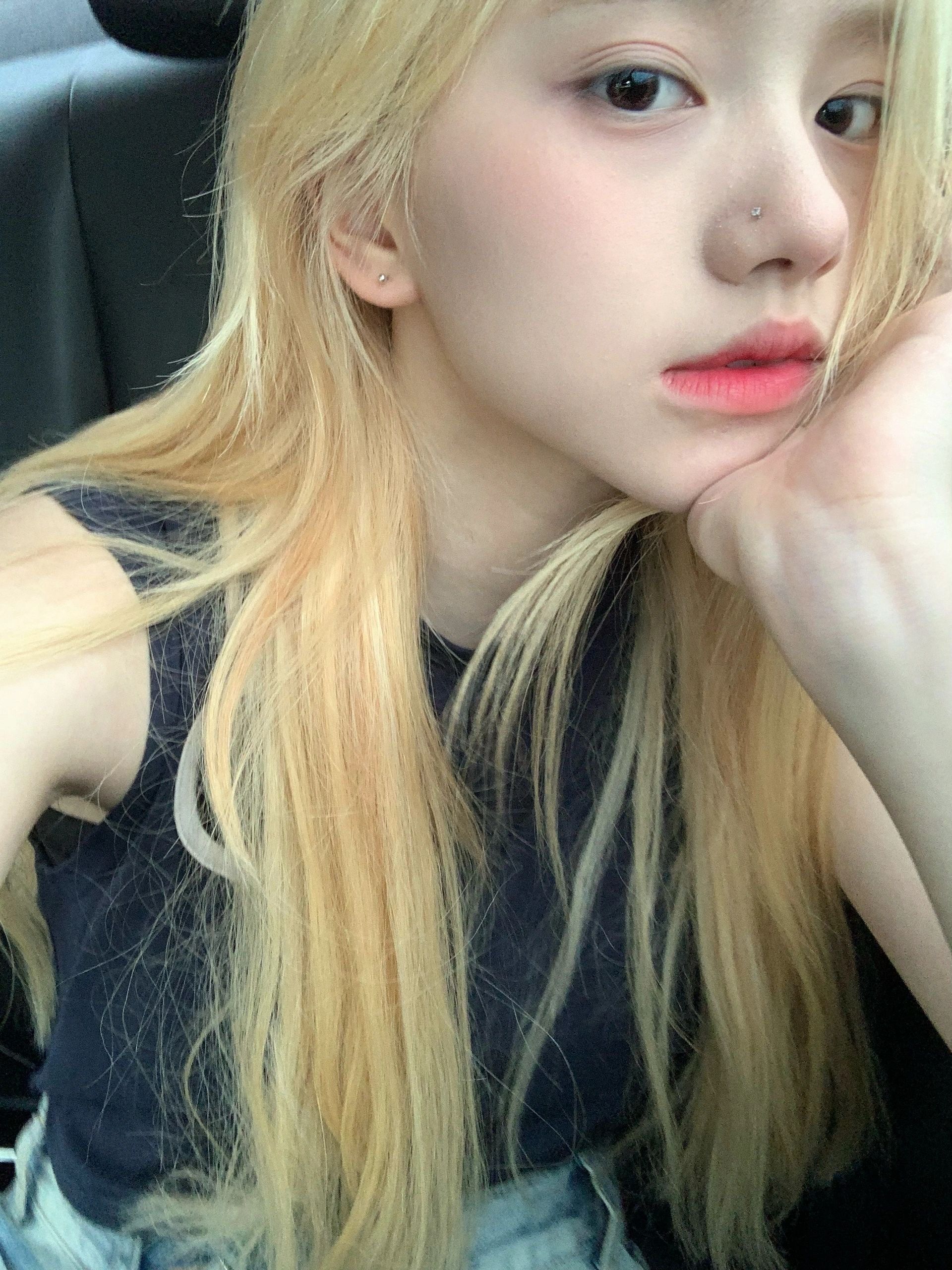 rose朴彩英头像 rose壁纸