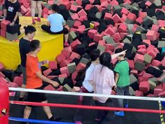 -嘿哟动霸CHUA·新潮玩运动娱乐中心·蹦床滑冰团建乐园