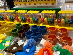 -m豆巧克力世界(上海世茂广场店)