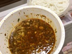 -蒙自源米线大王(东站店)