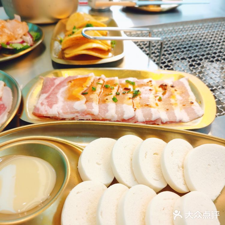 🍣这里的烤肉也太美味了吧