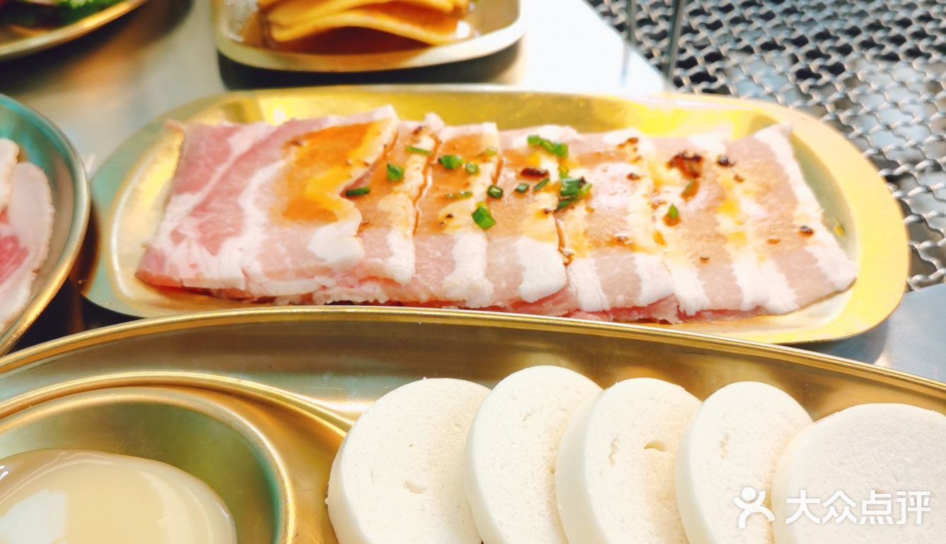 🍣这里的烤肉也太美味了吧