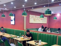 大堂-丛林狼非遗酱骨·现炒餐厅(人民路店)