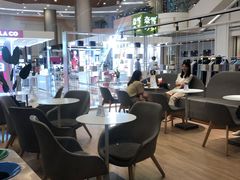 大堂-奈雪的茶(市百一店)