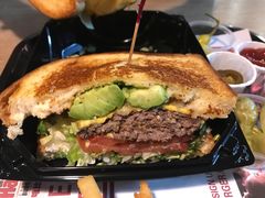 -The Habit Burger Grill 哈比特汉堡(复兴soho店)