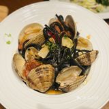 来浦东嘉里城喝红酒吃西餐啦~