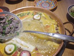 -洱火云南酸菜牛肉火锅(石景山当代商城店)