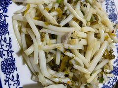 芦苇根炒肉丝-呼吸森林·生态农庄农家乐私房菜