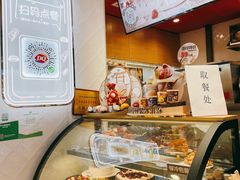面包甜点陈列柜-DQ·蛋糕·冰淇淋(印象城店)