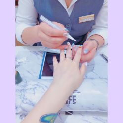 -手牵手美甲