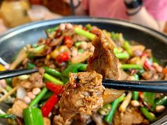 干锅带皮牛肉-古城苗家土菜馆(河景餐厅店)