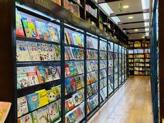 -新华书店(泉城路店)