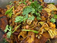 -愉肴麻辣香锅(中山路店)