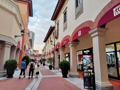 -佛罗伦萨小镇广佛名品奥特莱斯(疏港路店)