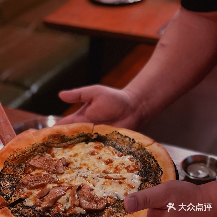 必食榜拔草系列😘黑松露鹅肝披萨 你吃过没?😉