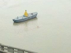 有泳者-中国宜宾·长江地标广场