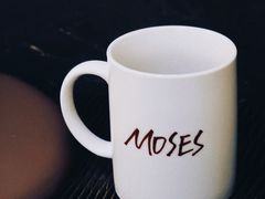 -Moses写字咖啡