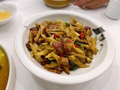 白椒烧腊肉-围龙屋客家食府(福田店)