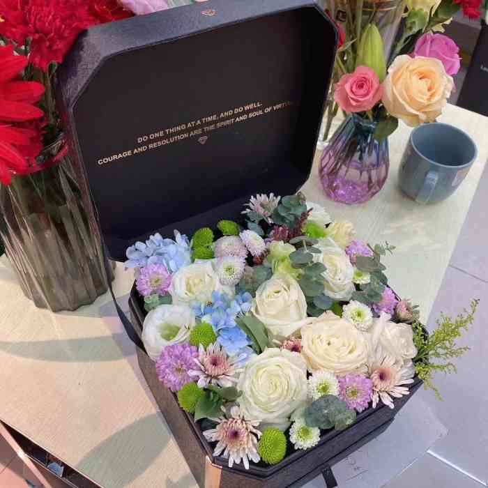 韦爵爷花艺生活馆(吴中区郭巷店)-"店面不大,装修比较简单,包装比较