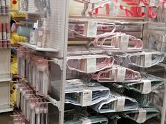 -名创优品(广东省广州琶洲保利广场店)