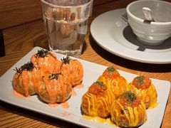 章鱼小丸子（自行选择馅料和酱汁）-Lia Cafe Bar Restaurant松山咖啡屋