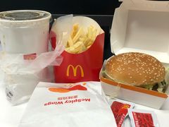 巨无霸四件套-麦当劳(展览路店)