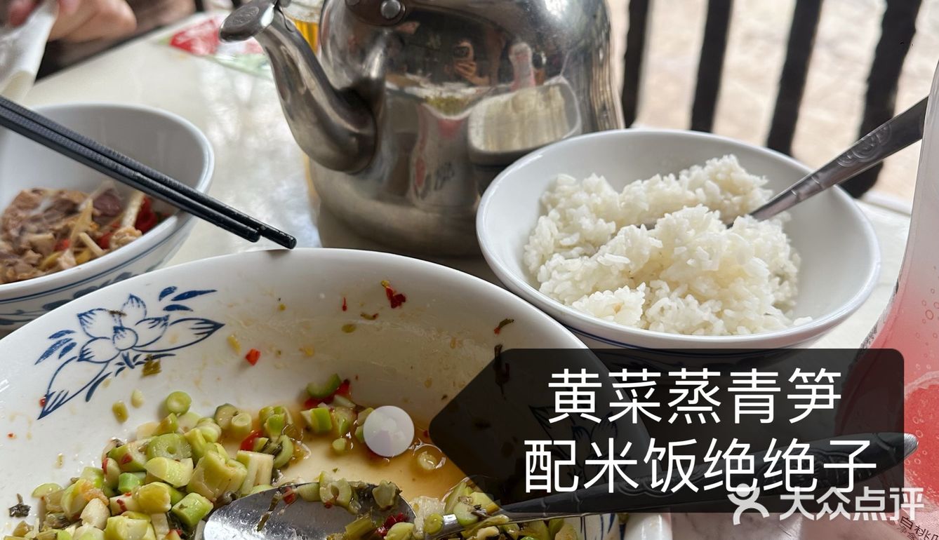 感觉没有是长沙人做不到的！居然还有这么大的一个蒸菜市场