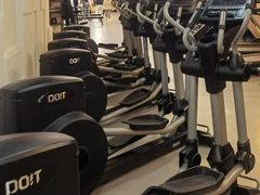 -岩顶健身(玄武店)